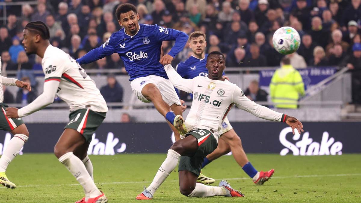 Everton có thành tích bất bại đầu mùa tương đối ấn tượng