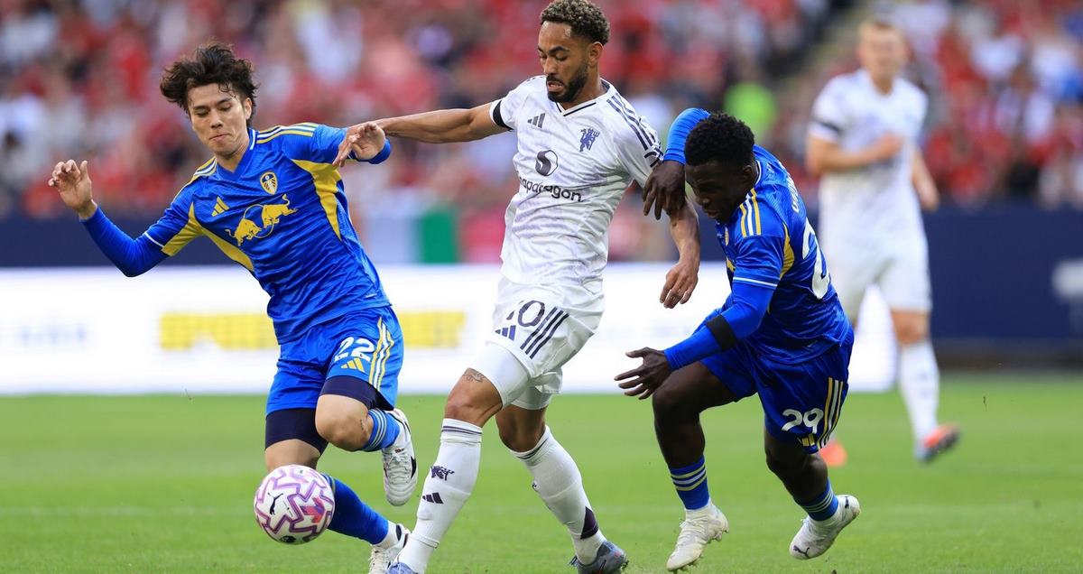 Leeds đang xếp trên MU sau 6 vòng đấu